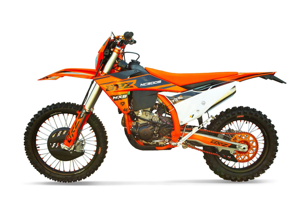 Мотоцикл BRZ MX8 NC300s 24 ENDURO Фото 2 Мотоцикл BRZ MX8 NC300s 24 ENDURO Обзор-Фото 2