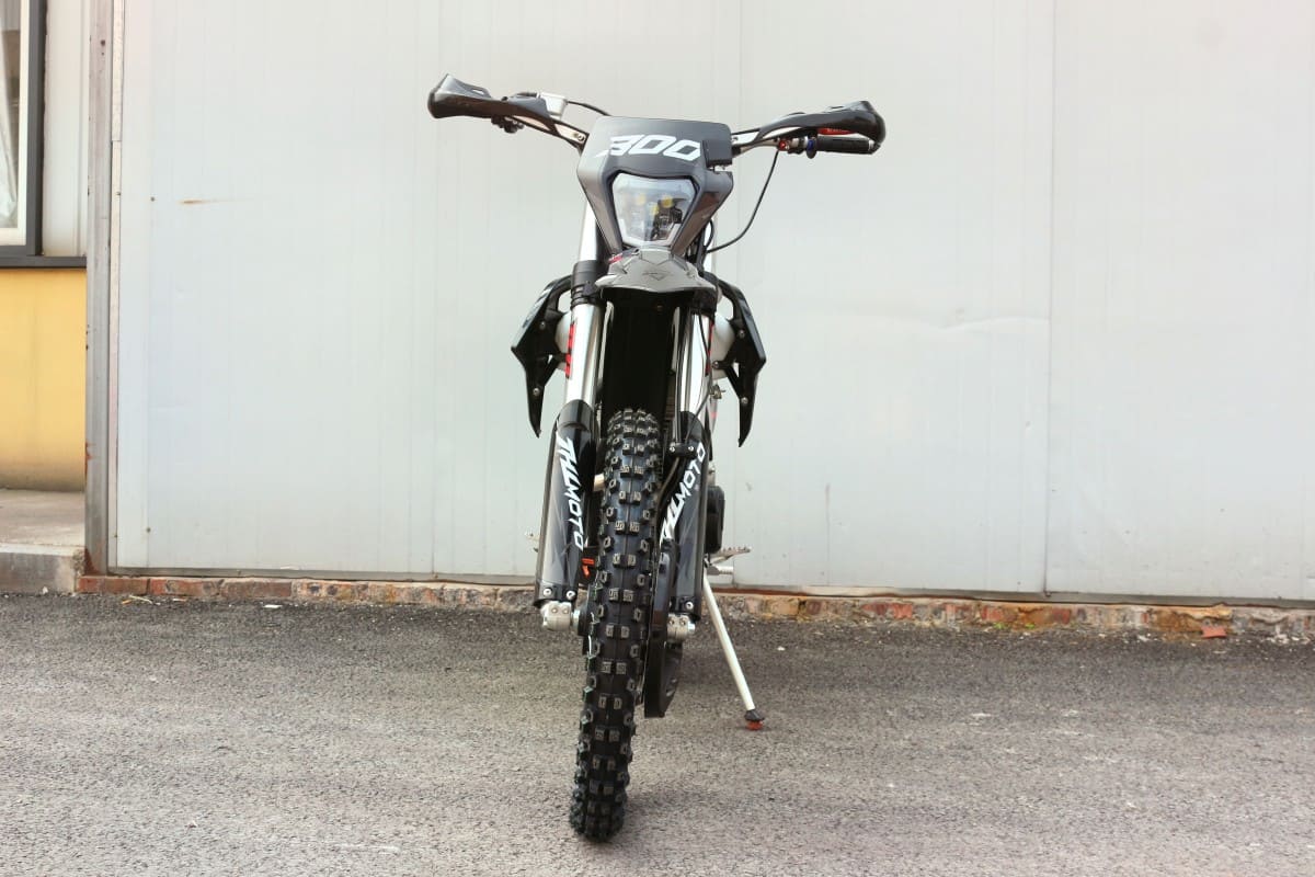 Мотоцикл JHL Z3+ CB300 (175FMM) ENDURO Фото 8 Мотоцикл JHL Z3+ CB300 (175FMM) ENDURO Обзор-Фото 8