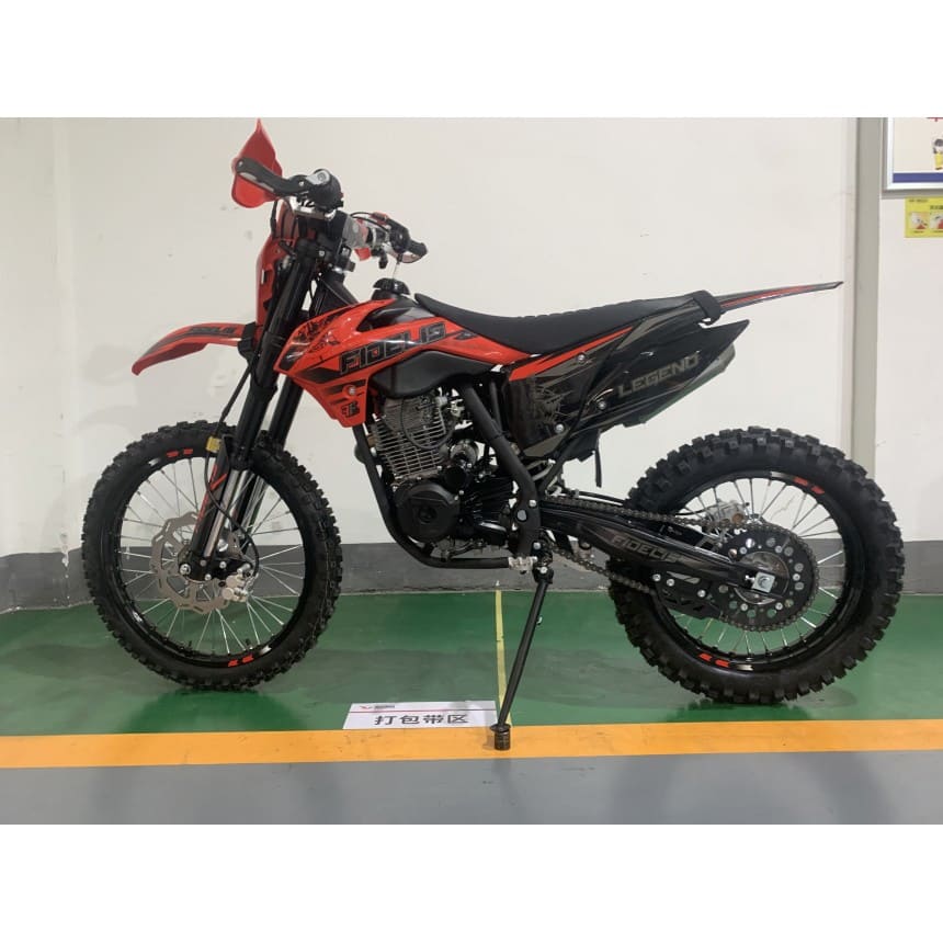 Мотоцикл FIDELIS Legend CB300F (ZS175FMM) ENDURO Фото 3 Мотоцикл FIDELIS Legend CB300F (ZS175FMM) ENDURO Обзор-Фото 3