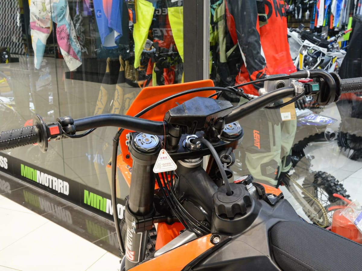 Мотоцикл ZUUMAV K7 CBS-300G ENDURO Фото 14 Мотоцикл ZUUMAV K7 CBS-300G ENDURO Обзор-Фото 14
