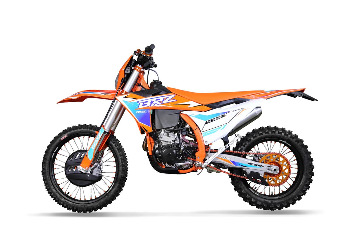 Мотоцикл BRZ SX8 NC300s 24 ENDURO Фото 2 Мотоцикл BRZ SX8 NC300s 24 ENDURO Обзор-Фото 2