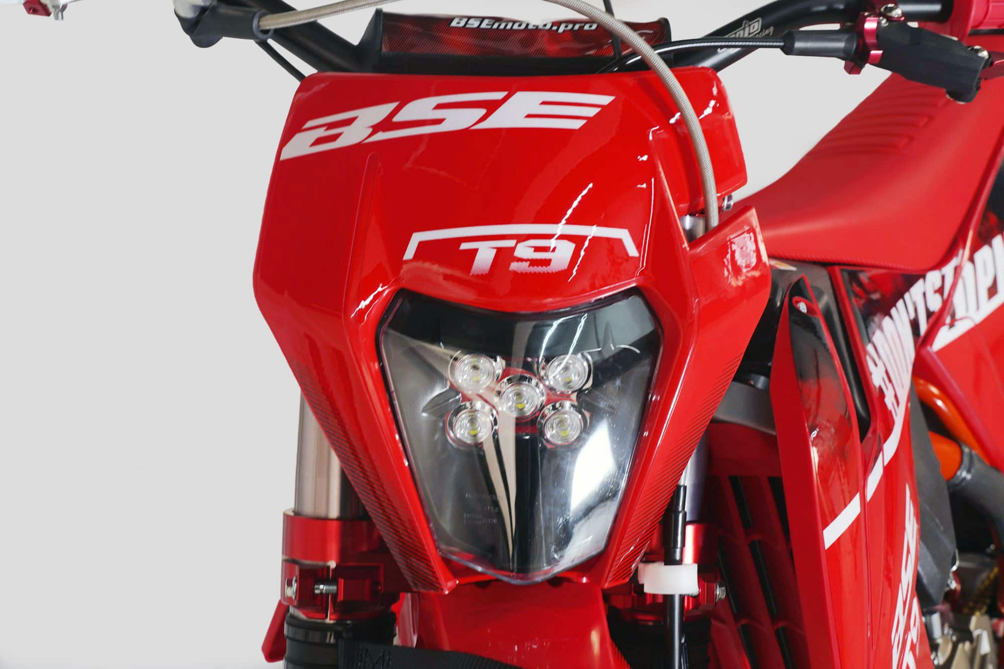 Мотоцикл BSE T9 ENDURO Фото 3 Мотоцикл BSE T9 ENDURO Обзор-Фото 3