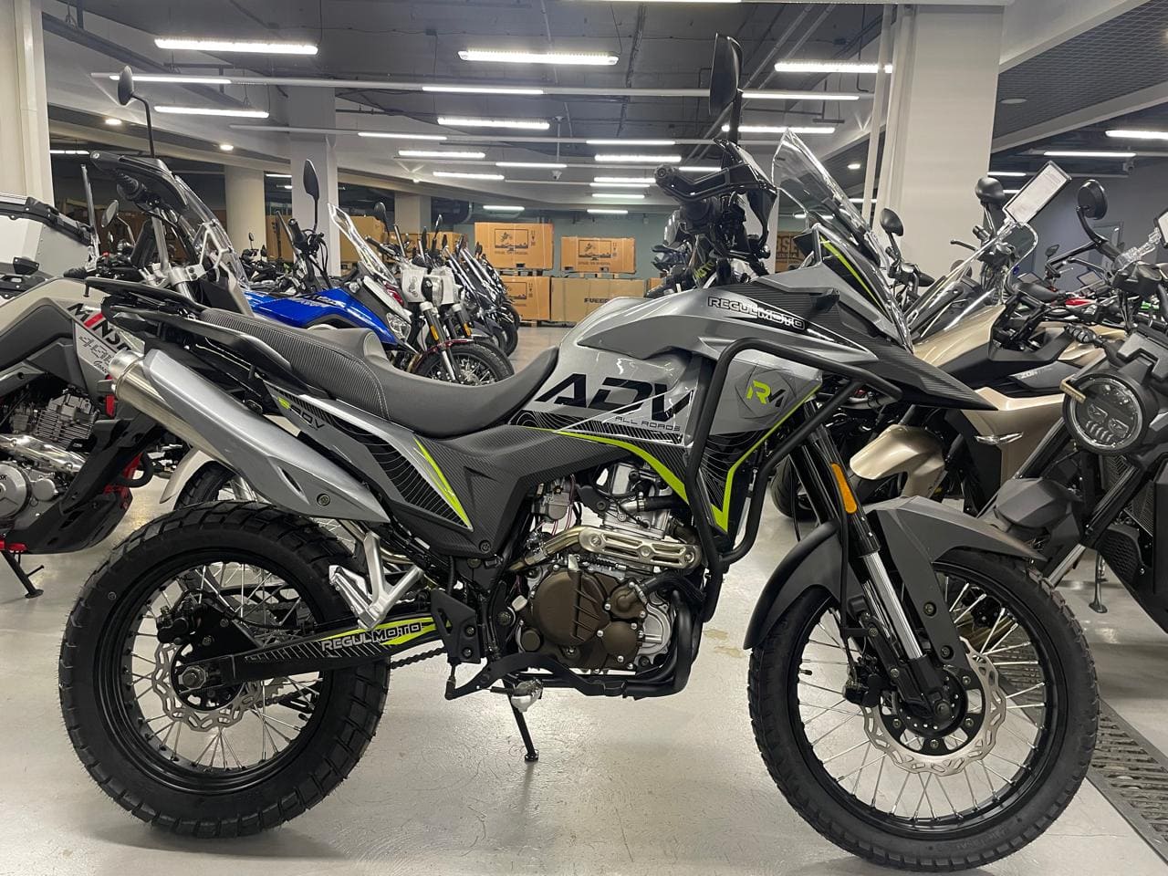 Мотоцикл REGULMOTO ADV 300 S Фото 2 Мотоцикл REGULMOTO ADV 300 S Обзор-Фото 2