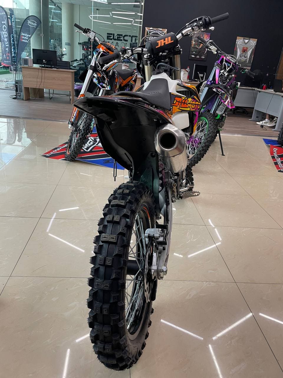 Мотоцикл JHL LX5 NB300 (174MN-5) ENDURO Фото 4 Мотоцикл JHL LX5 NB300 (174MN-5) ENDURO Обзор-Фото 4