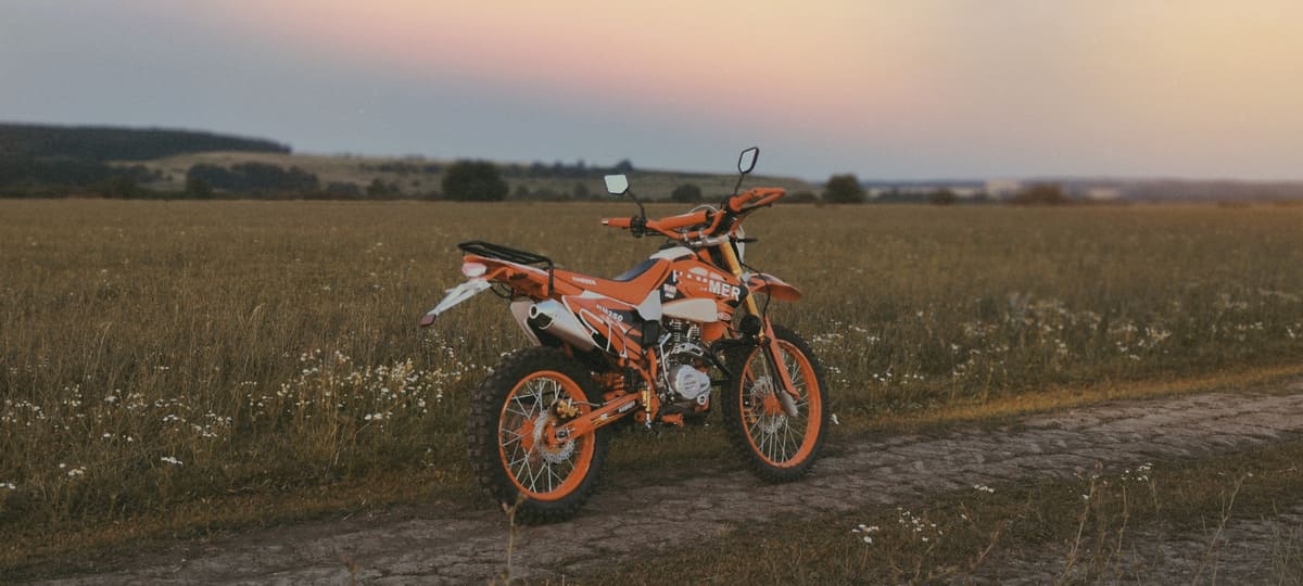 Мотоцикл HAMMER HM250 ENDURO Фото 7 Мотоцикл HAMMER HM250 ENDURO Обзор-Фото 7