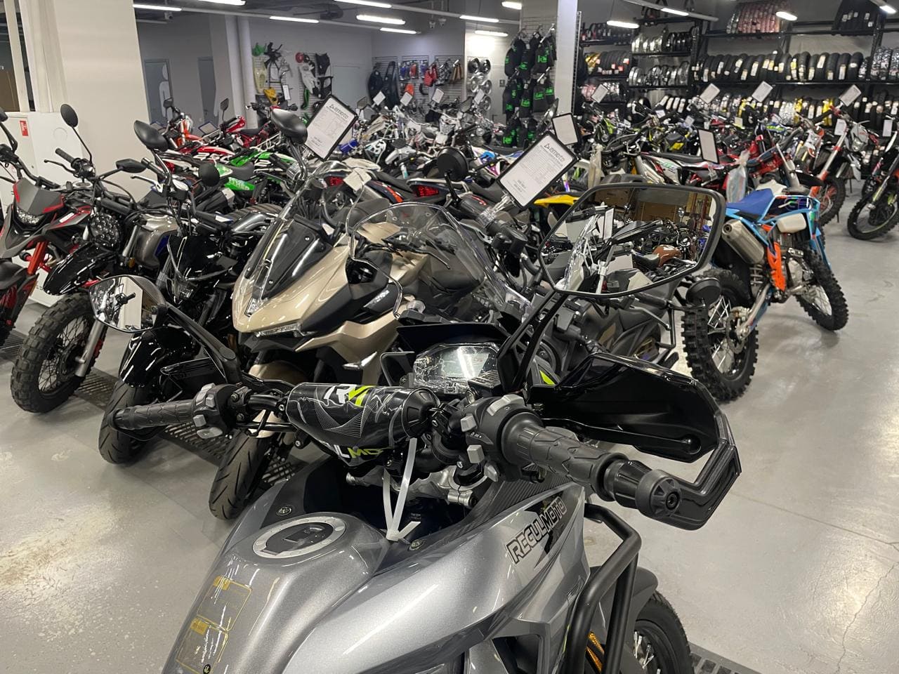 Мотоцикл REGULMOTO ADV 300 S Фото 6 Мотоцикл REGULMOTO ADV 300 S Обзор-Фото 6