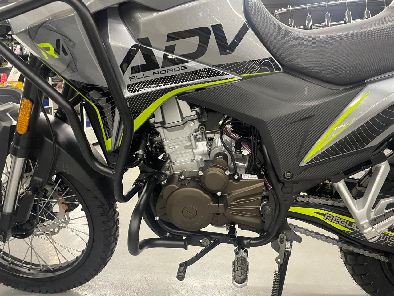 Мотоцикл REGULMOTO ADV 300 S Фото 7 Мотоцикл REGULMOTO ADV 300 S Обзор-Фото 7