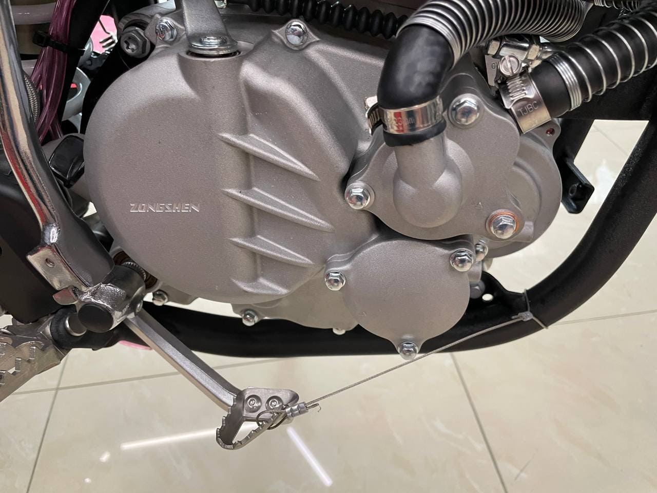 Мотоцикл JHL LX5 NB300 (174MN-5) ENDURO Фото 8 Мотоцикл JHL LX5 NB300 (174MN-5) ENDURO Обзор-Фото 8