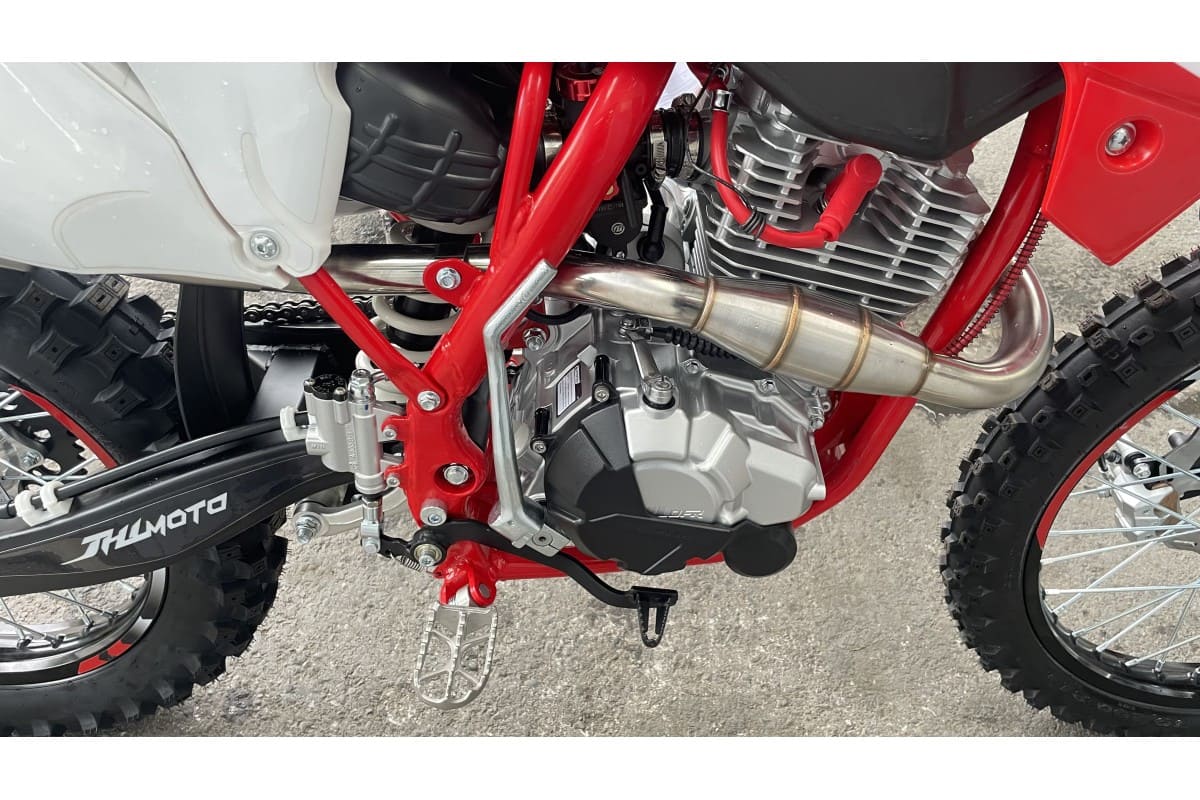 Мотоцикл JHL Z1 CB300F (ZS175FMM) ENDURO Фото 6 Мотоцикл JHL Z1 CB300F (ZS175FMM) ENDURO Обзор-Фото 6