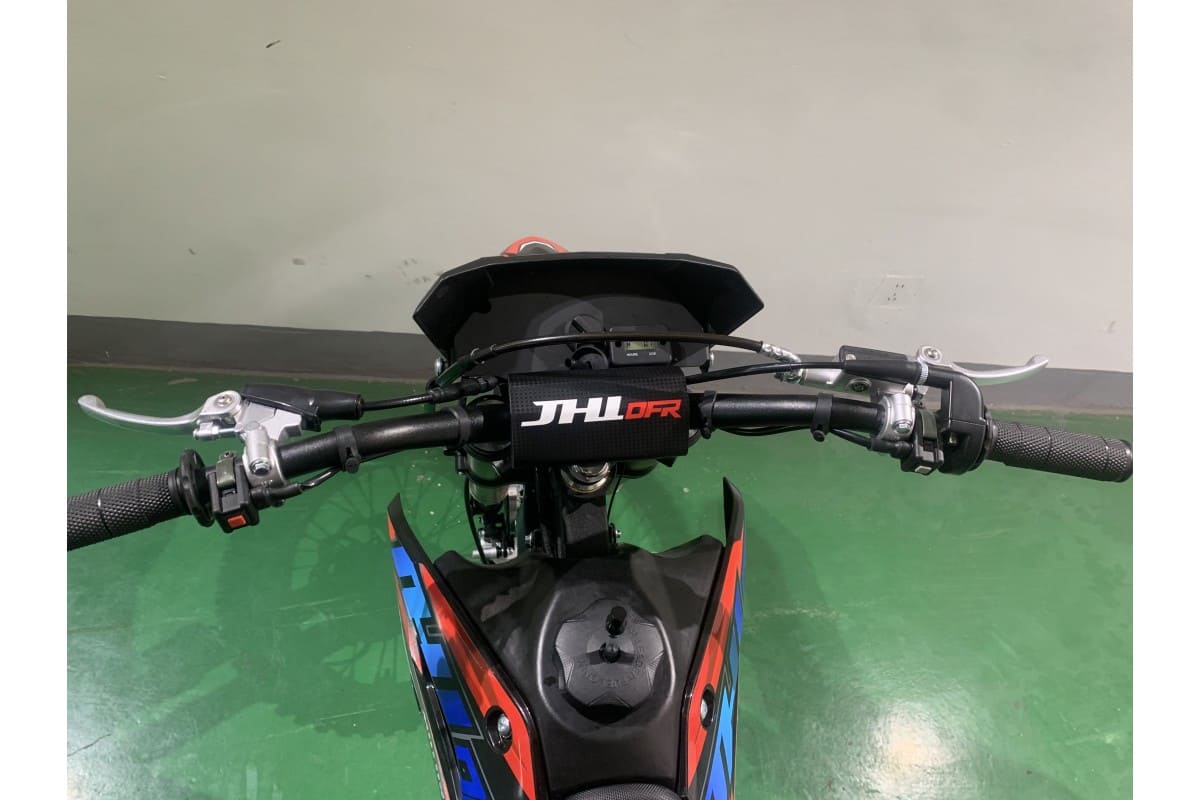 Мотоцикл JHLofr LK125 17/14 PITBIKE Фото 9 Мотоцикл JHLofr LK125 17/14 PITBIKE Обзор-Фото 9