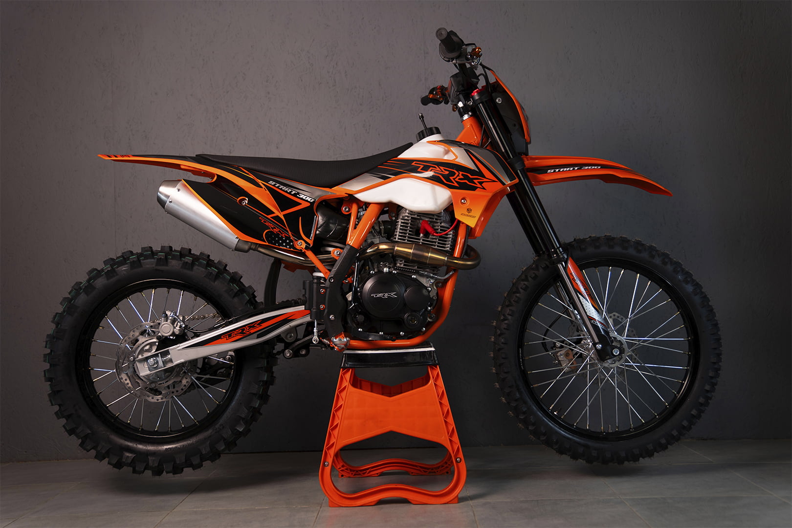 Мотоцикл TRX Start 300 CB ENDURO Фото 2 Мотоцикл TRX Start 300 CB ENDURO Обзор-Фото 2