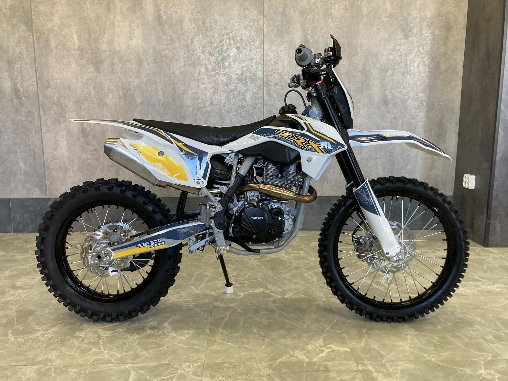 Мотоцикл TRX Start 300 Pro YB ENDURO Фото 3 Мотоцикл TRX Start 300 Pro YB ENDURO Обзор-Фото 3