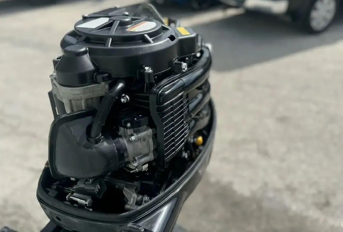 4x-тактный лодочный мотор SUZUKI DF40АTL Б/У 2023 Фото 3 4x-тактный лодочный мотор SUZUKI DF40АTL Б/У 2023 Обзор-Фото 3