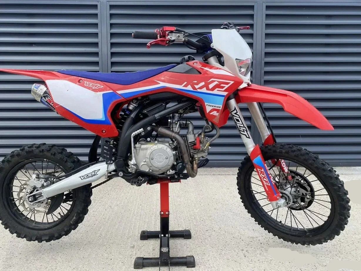 Мотоцикл APOLLO RXF FREERIDE 150X-LE 17/14 PITBIKE Б/У Фото 1 Мотоцикл APOLLO RXF FREERIDE 150X-LE 17/14 PITBIKE Б/У Обзор-Фото 1