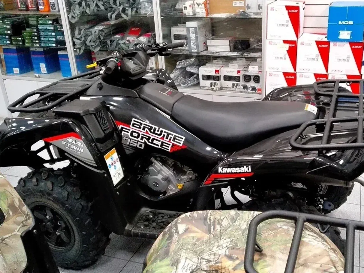 Квадроцикл KAWASAKI Brute Force 750 4x4i EPS Б/У Фото 3 Квадроцикл KAWASAKI Brute Force 750 4x4i EPS Б/У Обзор-Фото 3