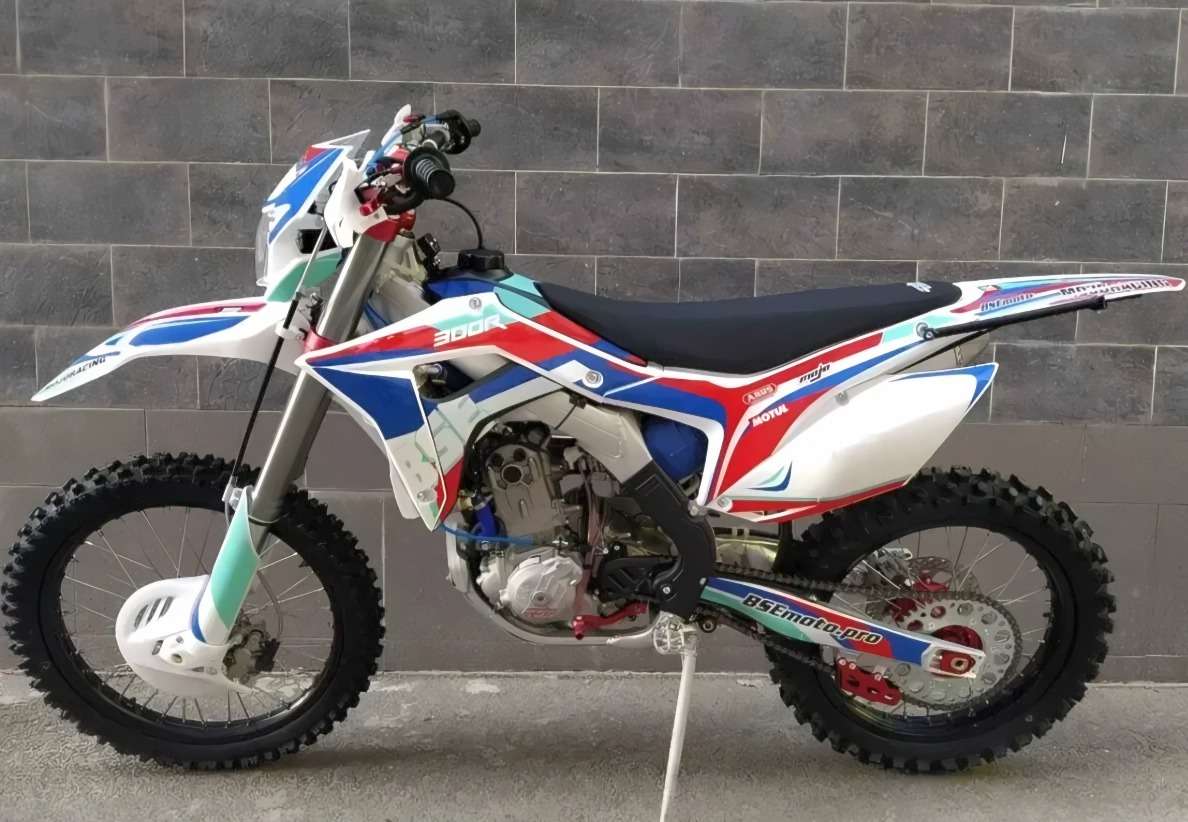 Мотоцикл BSE RTC-300R 3.0 ENDURO Б/У Фото 1 Мотоцикл BSE RTC-300R 3.0 ENDURO Б/У Обзор-Фото 1