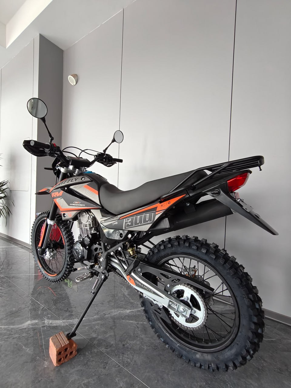 Мотоцикл REGULMOTO Grizzly ENDURO Фото 8 Мотоцикл REGULMOTO Grizzly ENDURO Обзор-Фото 8