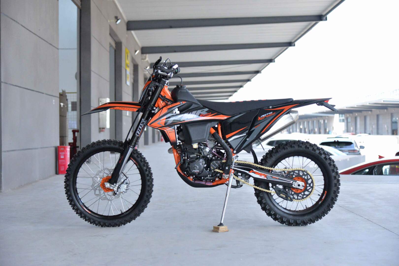 Мотоцикл PWR FM300 NC (ZS 182MN) ENDURO Фото 3 Мотоцикл PWR FM300 NC (ZS 182MN) ENDURO Обзор-Фото 3