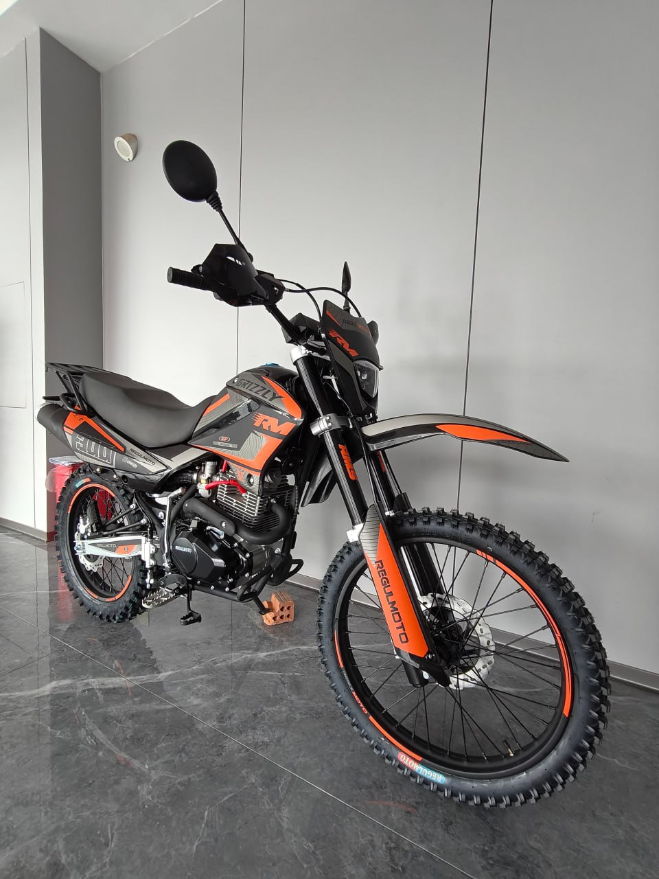 Мотоцикл REGULMOTO Grizzly ENDURO Фото 3 Мотоцикл REGULMOTO Grizzly ENDURO Обзор-Фото 3