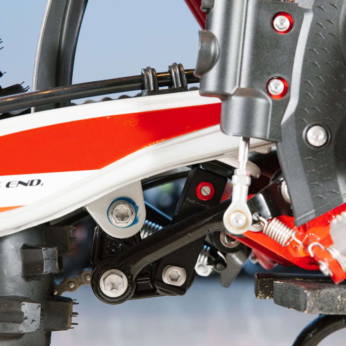 Мотоцикл HASKY F5 Pro 2025 MSD (F5 Pro) ENDURO Фото 7 Мотоцикл HASKY F5 Pro 2025 MSD (F5 Pro) ENDURO Обзор-Фото 7