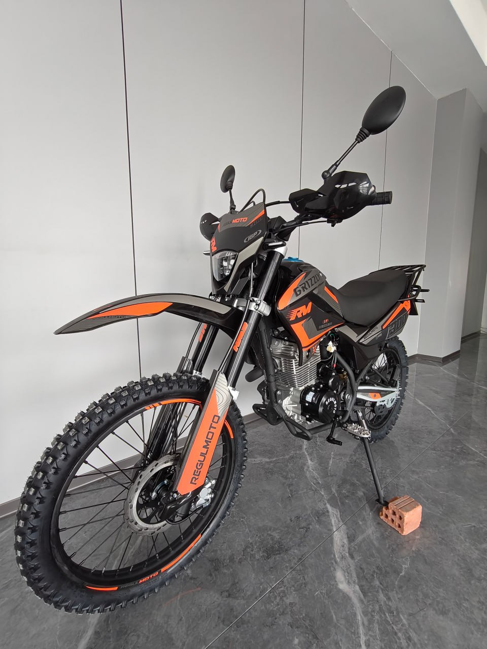 Мотоцикл REGULMOTO Grizzly ENDURO Фото 6 Мотоцикл REGULMOTO Grizzly ENDURO Обзор-Фото 6